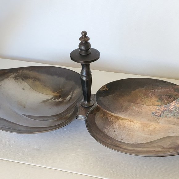 Vintage F.B. Rogers Co. Silver Plate Double Leaf Footed Candy Dish - Picture 3 of 5